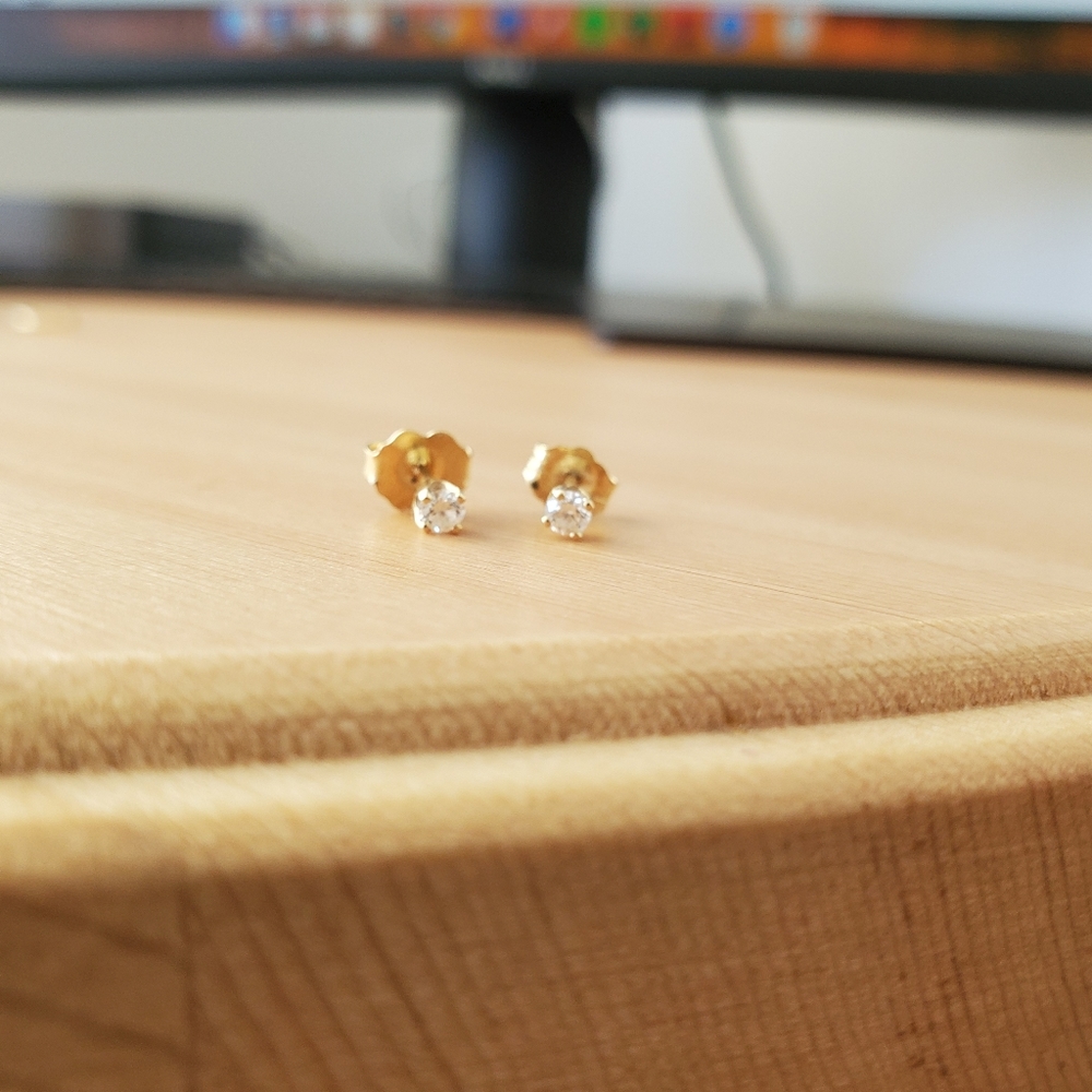 Mejuri Mini stud Diamond Earrings